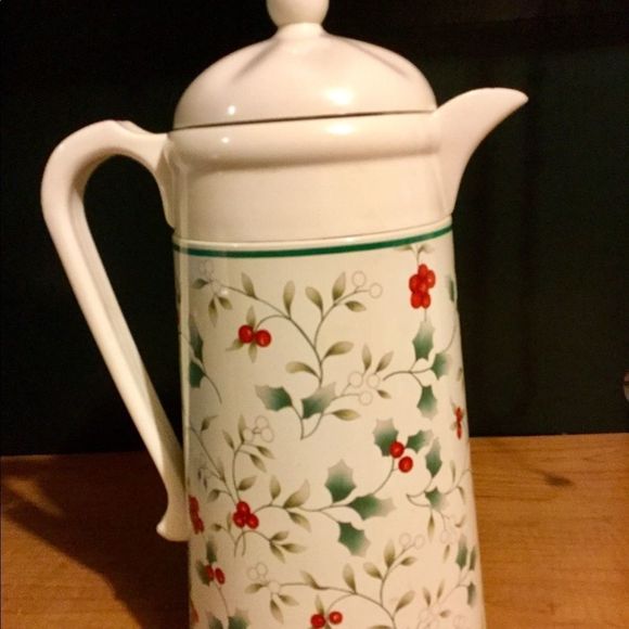 Pfaltzgraff Other - PFALTZGRAFF OGGI CHRISTMAS THERMOS